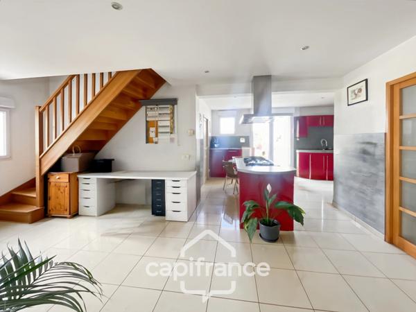 Maison rénovée de 180 m² avec piscine — cadre paisible