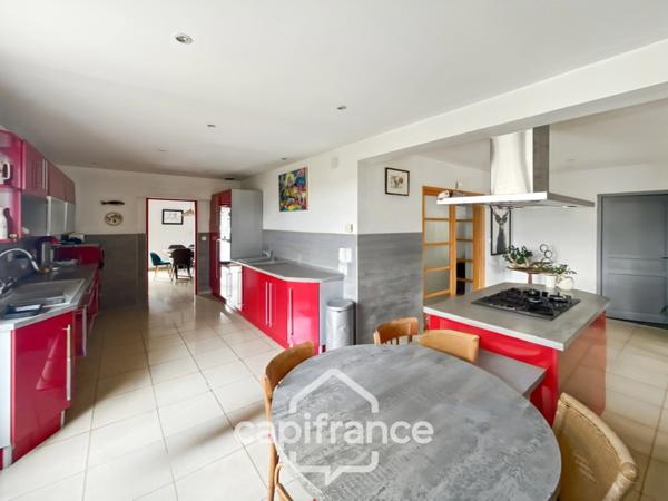 Maison rénovée de 180 m² avec piscine — cadre paisible