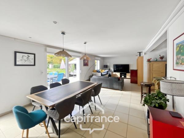 Maison rénovée de 180 m² avec piscine — cadre paisible