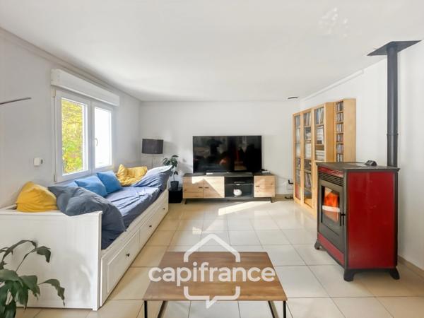 Maison rénovée de 180 m² avec piscine — cadre paisible