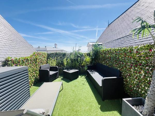 Vente                                                      Appartement
                        
                     6 pièces                      192 m2                     à Serris