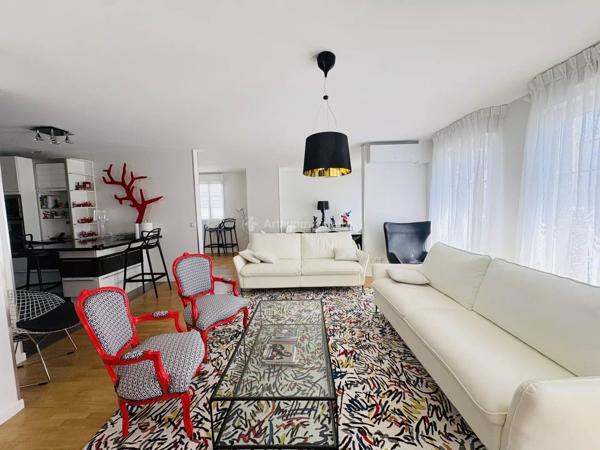 Vente                                                      Appartement
                        
                     6 pièces                      192 m2                     à Serris