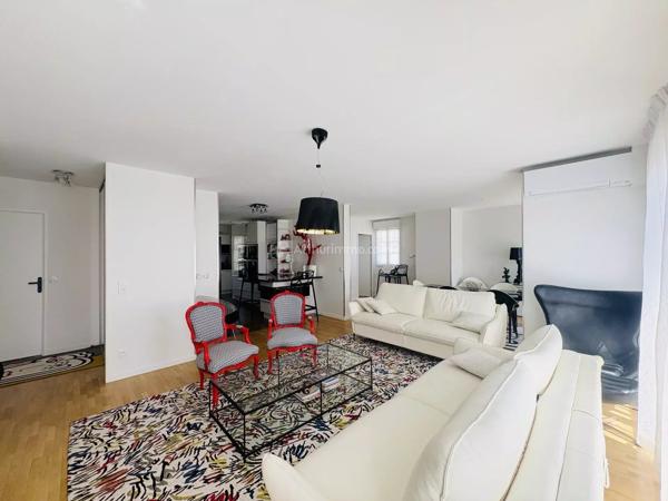 Vente                                                      Appartement
                        
                     6 pièces                      192 m2                     à Serris