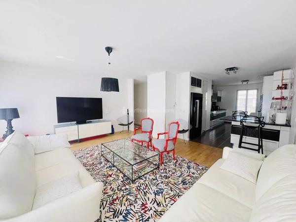 Vente                                                      Appartement
                        
                     6 pièces                      192 m2                     à Serris