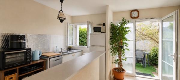 Appartement 3 pièces à vendre à Étampes vendu loué avec deux places de stationnement et jardinet - Investissement idéall