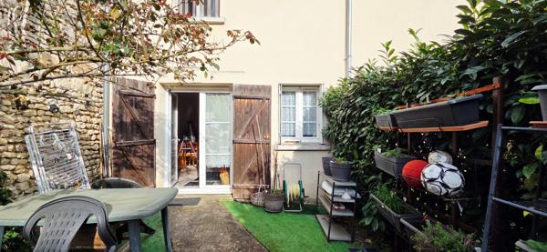 Appartement 3 pièces à vendre à Étampes vendu loué avec deux places de stationnement et jardinet - Investissement idéall