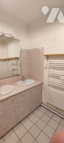 Hyper centre ville, Appartement expo SUD, 72 m²,  2nd étage, de type 2bis comprenant SAS, entré...