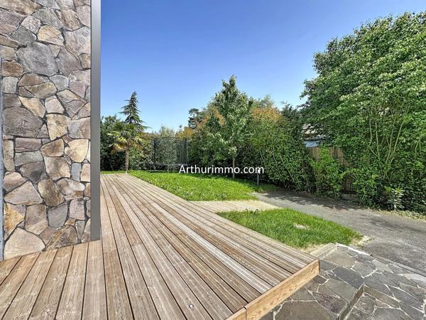 Vente                                                      Maison
                        
                     6 pièces                      230 m2                     à Boissy-Saint-Léger