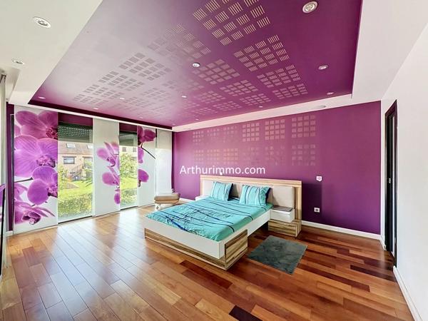 Vente                                                      Maison
                        
                     6 pièces                      230 m2                     à Boissy-Saint-Léger