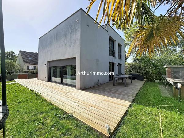 Vente                                                      Maison
                        
                     6 pièces                      230 m2                     à Boissy-Saint-Léger
