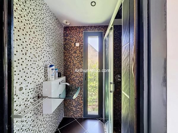 Vente                                                      Maison
                        
                     6 pièces                      230 m2                     à Boissy-Saint-Léger