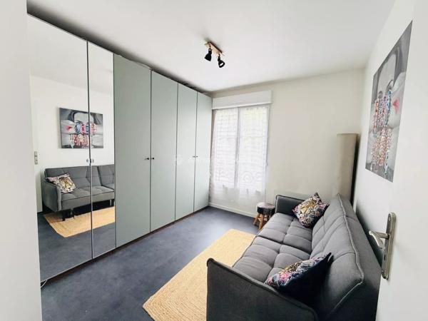 Vente                                                      Appartement
                        
                     3 pièces                      67 m2                     à Serris