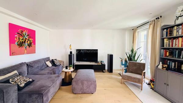 Vente                                                      Appartement
                        
                     3 pièces                      67 m2                     à Serris