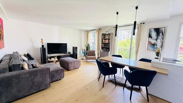 Vente                                                      Appartement
                        
                     3 pièces                      67 m2                     à Serris