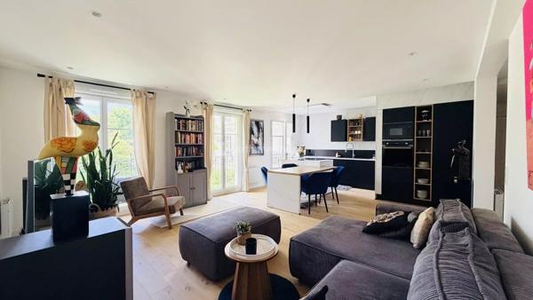 Vente                                                      Appartement
                        
                     3 pièces                      67 m2                     à Serris