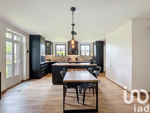 Maison 10 pièces de 243 m² à Tourville-la-Rivière (76410)