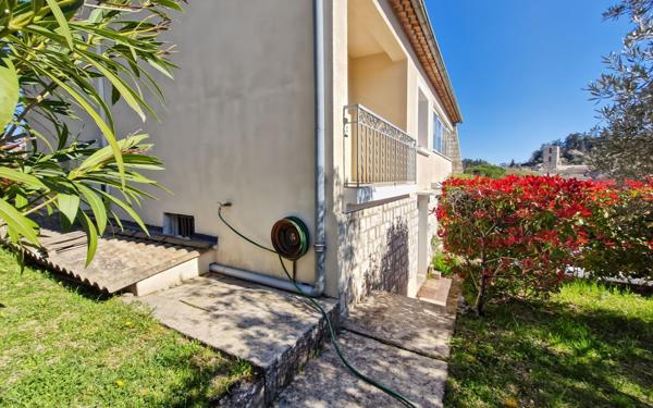 Maison à vendre    6 pièces •  Forcalquier