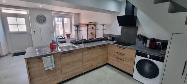 Location                                                      Maison
                        
                     4 pièces                      75 m2                     à Pont-sur-Yonne