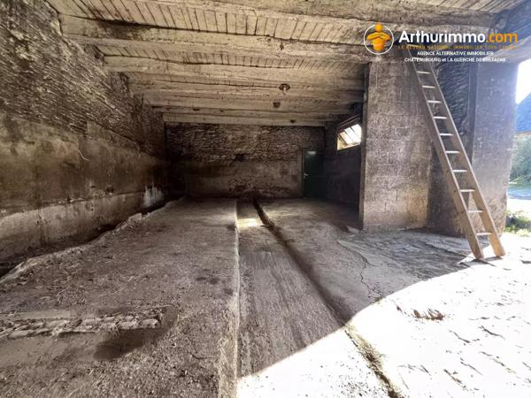 Vente                                                      Ferme
                        
                     5 pièces                      135 m2                     à Châteaubourg