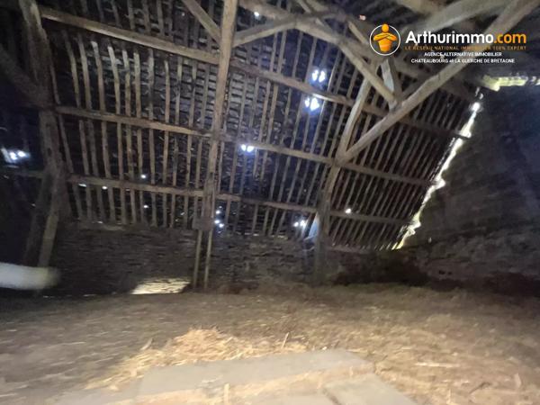 Vente                                                      Ferme
                        
                     5 pièces                      135 m2                     à Châteaubourg