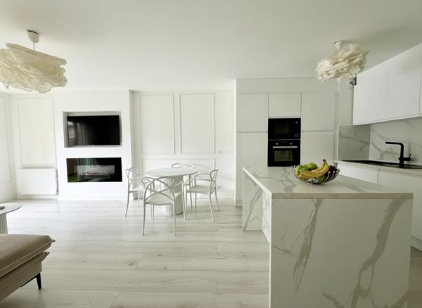 BONNEVILLE – Grand T4 traversant rénové avec terrasse, hypercentre et Léman Express à pied