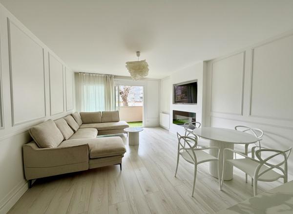 BONNEVILLE – Grand T4 traversant rénové avec terrasse, hypercentre et Léman Express à pied