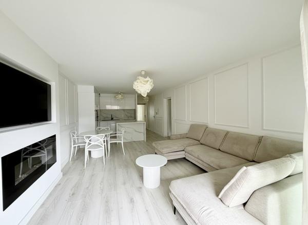 BONNEVILLE – Grand T4 traversant rénové avec terrasse, hypercentre et Léman Express à pied