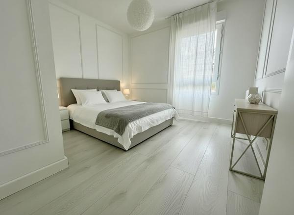 BONNEVILLE – Grand T4 traversant rénové avec terrasse, hypercentre et Léman Express à pied