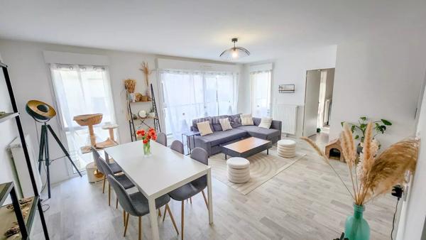 Vente                                                      Appartement
                        
                     3 pièces                      74 m2                     à Montgermont