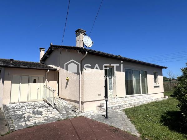 Plain-pied dans le centre de DANGE SAINT ROMAIN