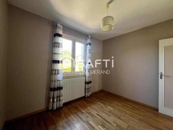 Plain-pied dans le centre de DANGE SAINT ROMAIN