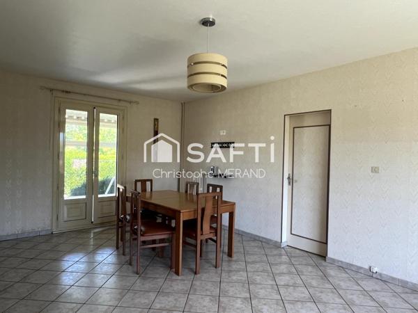 Plain-pied dans le centre de DANGE SAINT ROMAIN