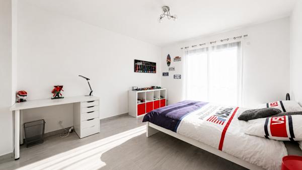Maison
         8 pièces
        - 240 m² Bien prestige 890 000 € *