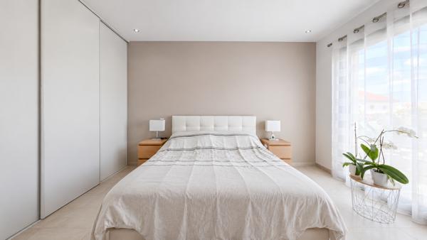 Maison
         8 pièces
        - 240 m² Bien prestige 890 000 € *