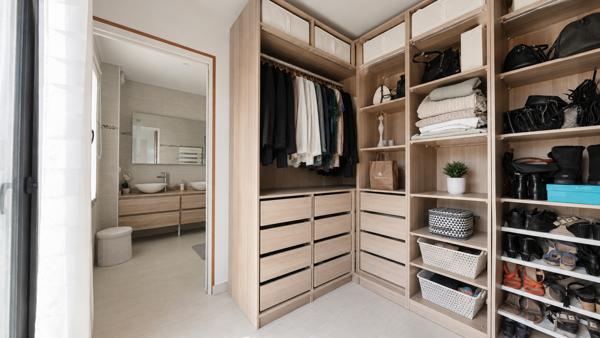 Maison
         8 pièces
        - 240 m² Bien prestige 890 000 € *