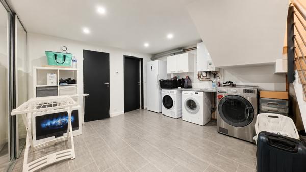 Maison
         8 pièces
        - 240 m² Bien prestige 890 000 € *