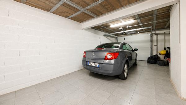 Maison
         8 pièces
        - 240 m² Bien prestige 890 000 € *
