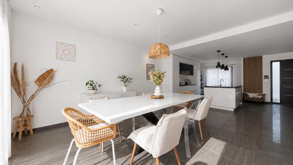 Maison
         8 pièces
        - 240 m² Bien prestige 890 000 € *