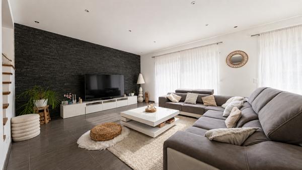 Maison
         8 pièces
        - 240 m² Bien prestige 890 000 € *