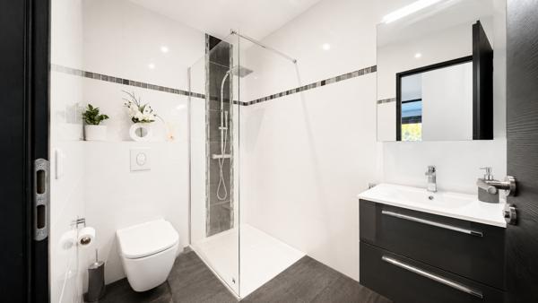 Maison
         8 pièces
        - 240 m² Bien prestige 890 000 € *