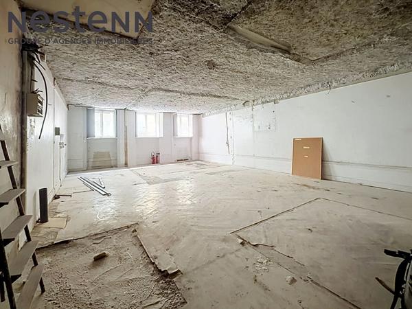 Local professionnel et commercial - 1ier étage - Cordeliers - Plateau à rénover