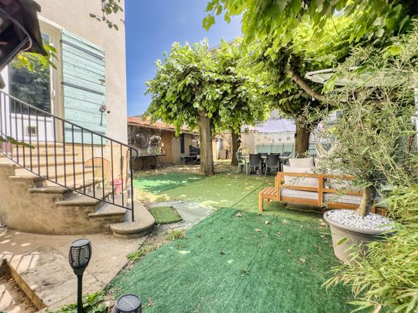Appartement esprit maison de 94 m² avec jardin privatif, parking & entrée privative