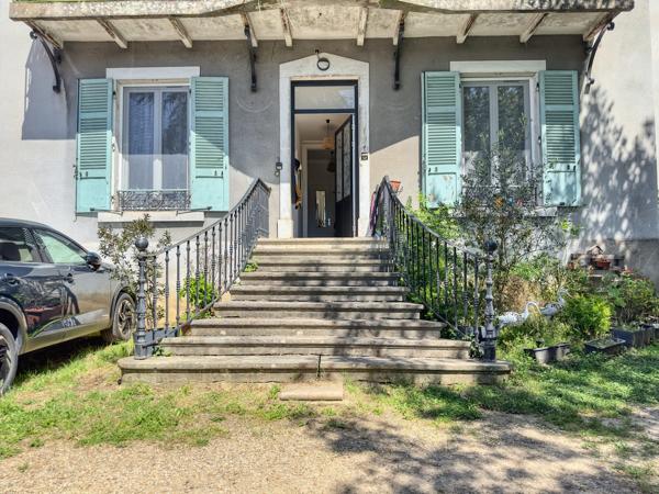 Appartement esprit maison de 94 m² avec jardin privatif, parking & entrée privative