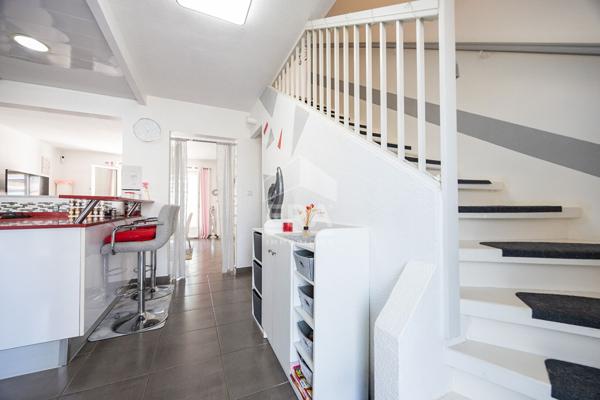 Canet en Roussillon : Maison trois faces 6 pièces avec piscine à vendre