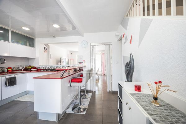 Canet en Roussillon : Maison trois faces 6 pièces avec piscine à vendre