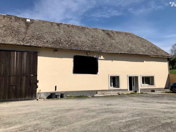 Local d'activité avec bureaux, entrepôt de 330 m² de surface utile brute sur un terrain de 2644 m².