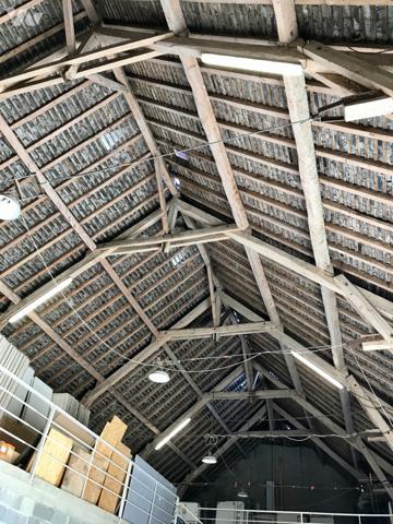 Local d'activité avec bureaux, entrepôt de 330 m² de surface utile brute sur un terrain de 2644 m².