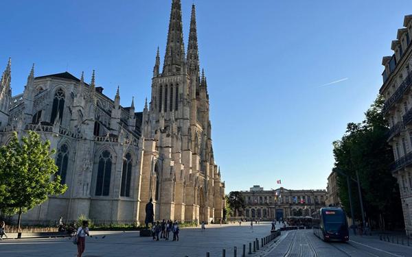 Appartement à vendre    3 pièces • 60,67 m2 Bordeaux