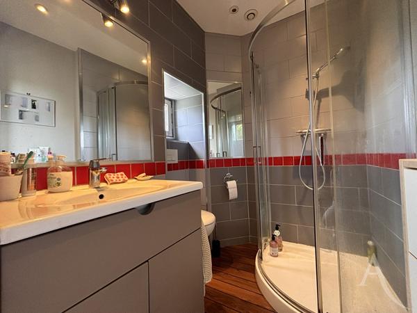 Maison 3 chambres jardin et garage - Bourges