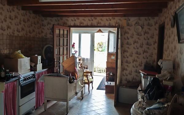 Maison à vendre    1 pièce •  Courçon